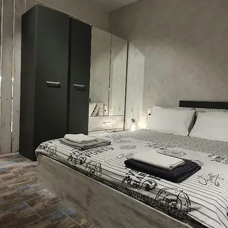 Vivian House *