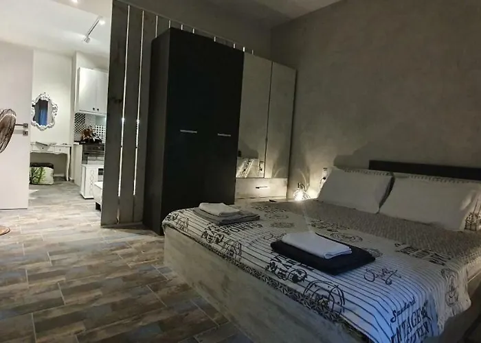 Aether Thess Lägenhet